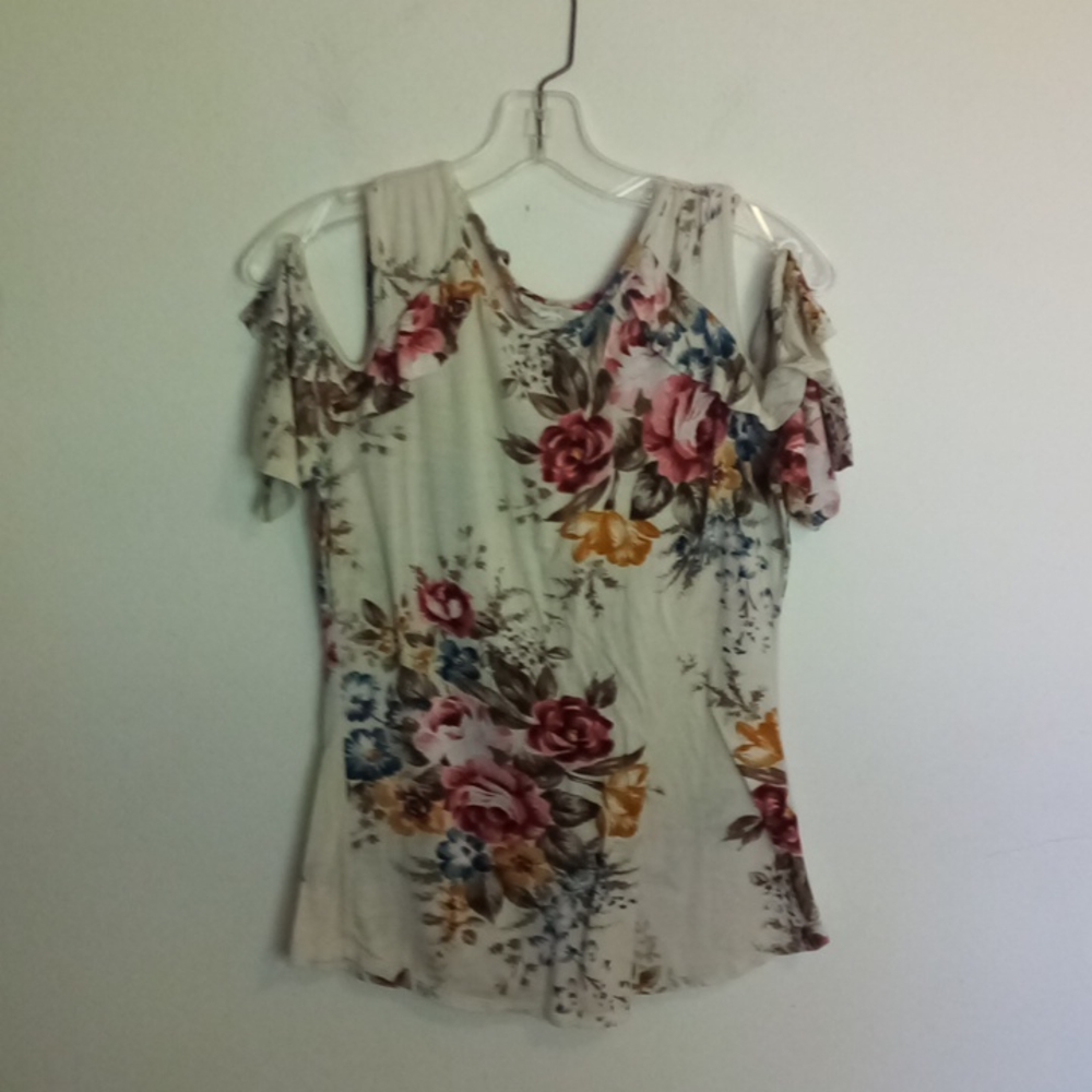 Beautiful romantic cold shoulder floral top